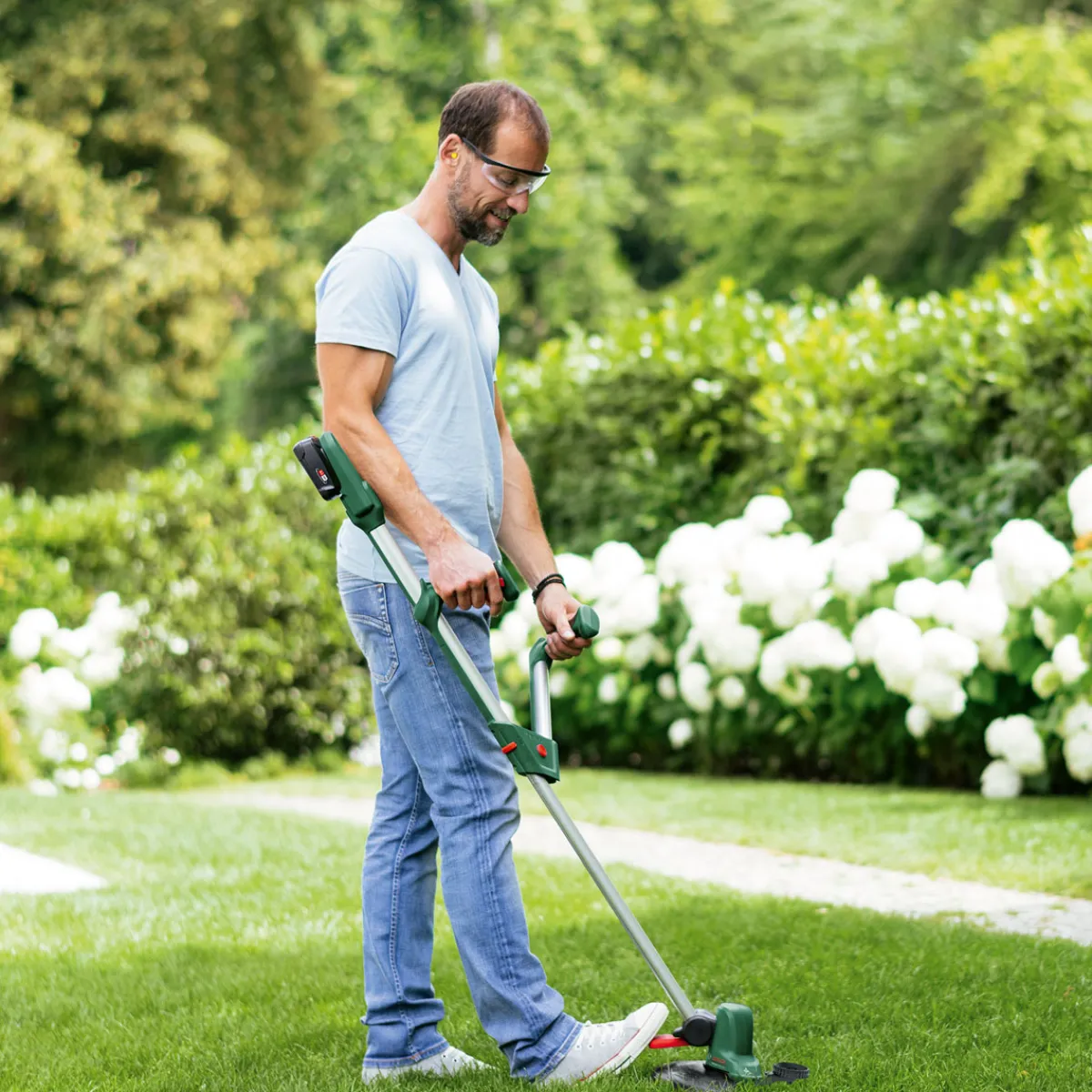 Sale Bosch Akku-Rasentrimmer UniversalGrassCut 18V