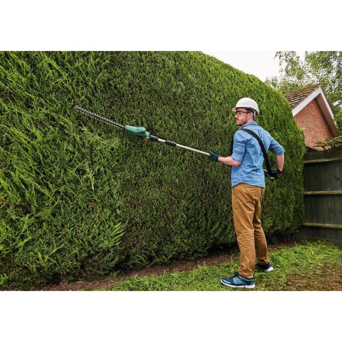 New Bosch Akku-Teleskop-Heckenschere UniversalHedgePole18 ohne Akku
