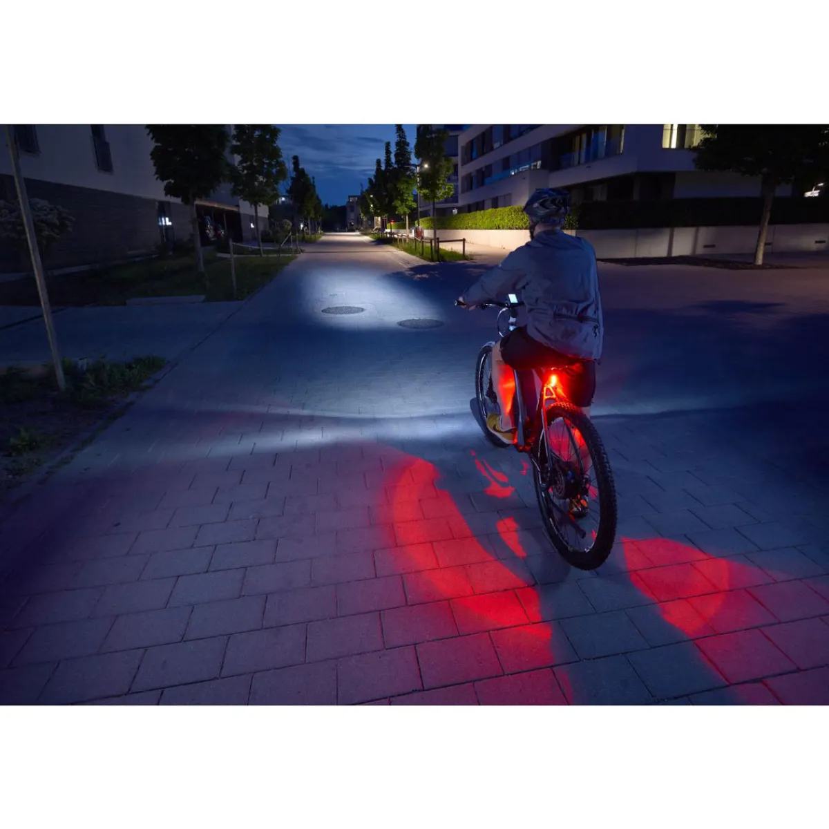 Clearance Fischer Bikes Akku-Rücklicht Twin mit Bodenbeleuchtung