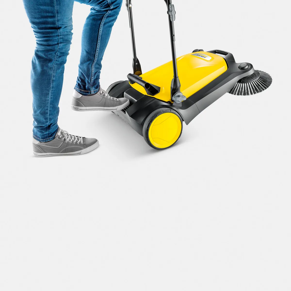 Sale Kärcher Kehrmaschine S4 Twin